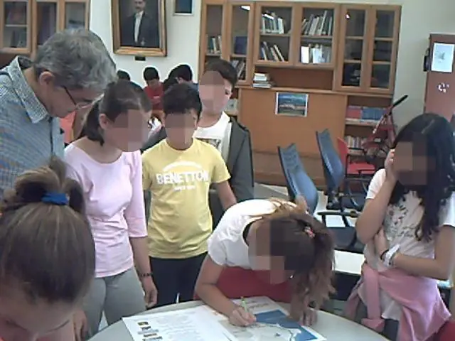 Το ΣΤ3 από το 2ο Δ.Σ. Πύργου στη Βιβλιοθήκη μας 2 Το ΣΤ3 από το 2ο Δ.Σ. Πύργου στη Βιβλιοθήκη μας