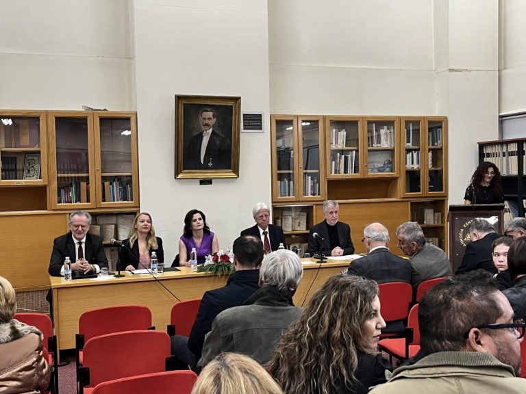 Παρουσίαση βιβλίου της ποιήτριας Κωνσταντίνας Βασιλακοπούλου στην Βιβλιοθήκη μας 2 Παρουσίαση βιβλίου της ποιήτριας Κωνσταντίνας Βασιλακοπούλου στην Βιβλιοθήκη μας