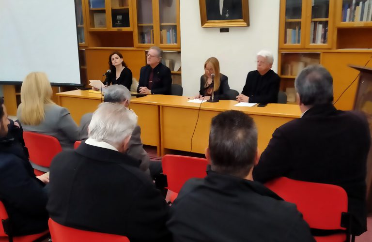 Τιμήθηκαν οι ποιητές Τ. Σινόπουλος και Γ. Παυλόπουλος 30 Τιμήθηκαν οι ποιητές Τ. Σινόπουλος και Γ. Παυλόπουλος